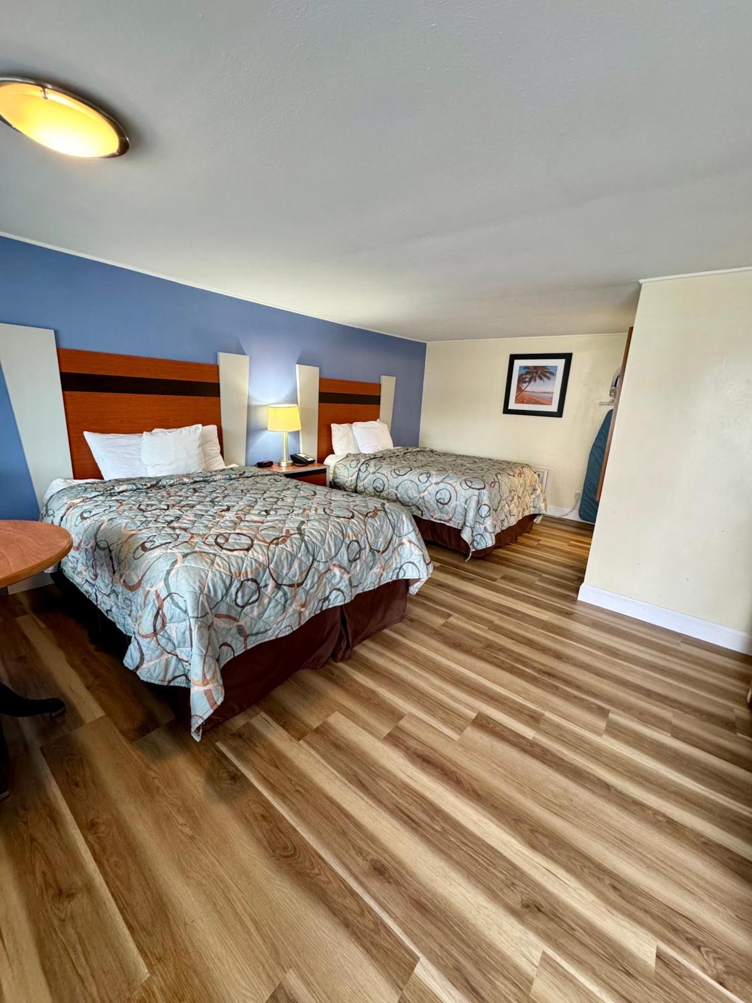 Days Inn By Wyndham - Cape Cod West Yarmouth Exterior photo